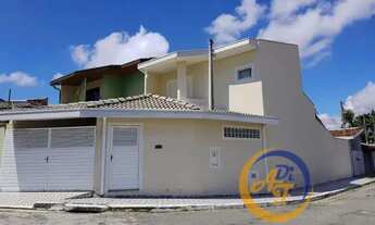 Imagem: Sobrado com 2 dorms no Santa Cruz do Areão