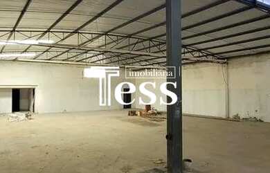 Imagem 3: ALUGA - Salão / Barracão 880m² pé direito alto banheiros acessibilidade Vila Santa Isabel