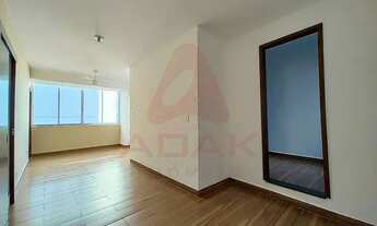 Imagem 2: Apartamento para venda tem 70 metros quadrados com 2 quartos em Copacabana - Rio de Janeir