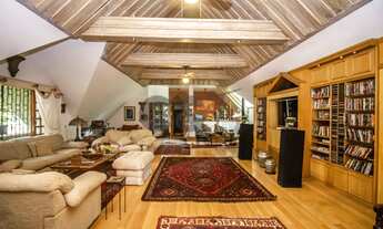 Imagem: Sobrado - 6 Dormitórios (4 Suítes) à