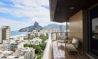 Imagem 3: Flat frontal ao mar com vista panorâmica para o Morro Dois Irmãos