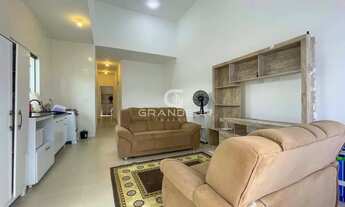 Imagem 5: Casa Moderna em Condomínio com Piscina e Churrasqueira no Balneário Eliana