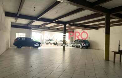 Imagem 2: Galpão 1.100m² no coração da Vila Madalena em frente a uma praça