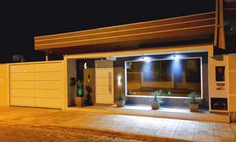 Imagem 2: Casa de Alto Padrão com Piscina à venda em Florianópolis/SC!