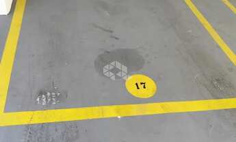 Imagem 2: APARTAMENTO 3 DORMITÓRIOS RECÉM REFORMADO ESTREITO / FLORIANÓPOLIS A VENDA R$ 699.000,00