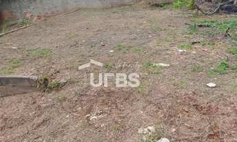 Imagem: FUNDO CONFRONTANDO COM CORREGO AGUA BRANCA