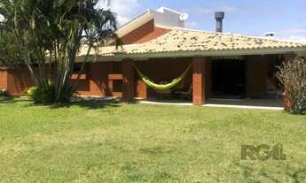 Imagem: Espaçosa e acolhedora residência numas