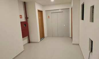 Imagem 5: ALUGO APTO NO PARQUE 10/COND. JARDIM CEREJEIRAS/COM 03qts/SUÍTE/VARANDA/ELEVADOR/NUNCA HAB