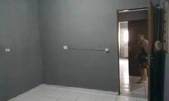 Imagem 2: Aluga se casa de 3 cômodos próx ao supermercado Japão