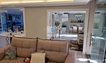 Imagem 4: CASA 100% MOBILIADA EM BURAQUINHO, 4 SUÍTES, PISCINA PRIVATIVA E 2 VAGAS DE GARAGEM