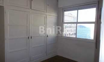 Imagem 4: Apt.º de sala e quarto separados, vista parcial mar