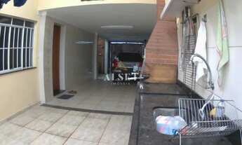 Imagem: Casa com 3 dormitórios e churrasqueira