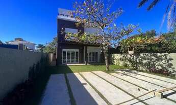 Imagem 5: Casa nova ao lado da praia com vista do mar e ilha do Campeche , 50m da trilha pra praia!