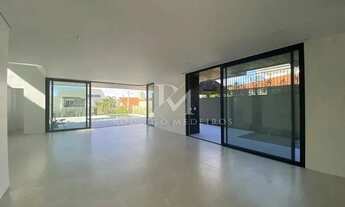 Imagem 2: Casa com 5 suítes a 100 metros da Lagoa da Conceição, Florianópolis