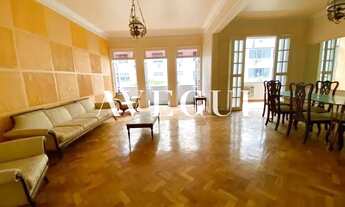 Imagem 3: Amplo Apartamento em Copacabana - 157m², 3 Quartos, 3 Varandas e Suíte