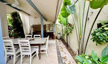 Imagem 5: Casa pé na areia disponível para venda em Juquehy