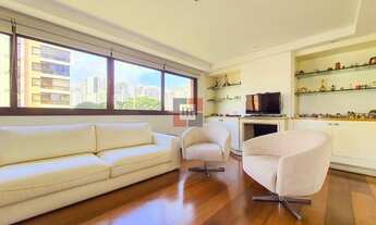 Imagem 2: Amplo apartamento de 216m² em ótima localização no bairro Campo Belo