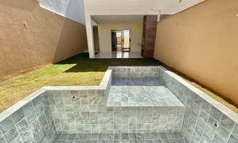 Imagem 3: Sobrado com piscina e quintal à venda