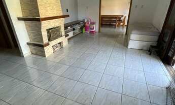 Imagem 5: Casa com piscina no centro de imbé