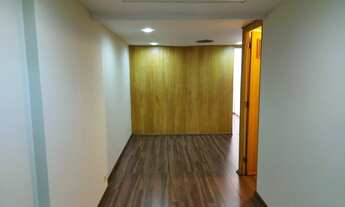 Imagem 7: Sala comercial em excelente estado, em andar alto, no coração do centro