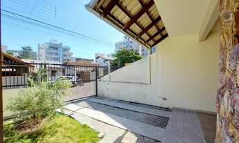 Imagem 6: Casa para aluguel com 200 metros quadrados com 4 quartos em Bombas - Bombinhas - SC