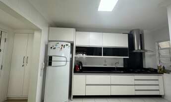 Imagem 3: Apartamento para venda possui 139 metros, 3 dormitórios 1 suíte e 2 demi-suites