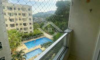 Imagem 2: Casinha de Boneca Reformada com Vista Verde e Piscina Taquara