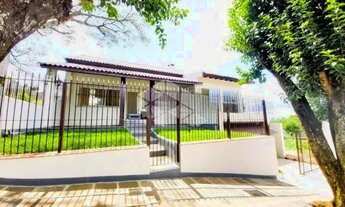 Imagem 3: Casa com 4 dormitórios, sendo 1 suíte e 2 vagas no bairro Feitoria