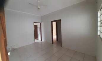 Imagem 3: Casa com edicula no Regissol a Venda