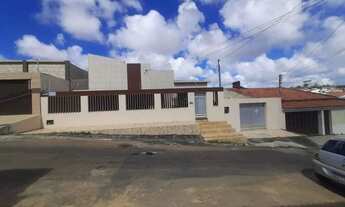 Imagem: Casa com 4 quartos e piscina em Aracaju
