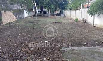 Imagem 2: Terreno na Taquara com 12 metros de frente e 68,20 metros de lado e um total de 818 metros