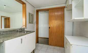 Imagem 7: Apartamento com 2 dormitórios, sendo 1 suíte, e 1 vaga de garagem no bairro Menino Deus