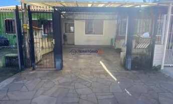 Imagem 2: Casa em Porto Alegre, no bairro Hípica, com 2 dormitório(s), e 2 banheiros, à ve