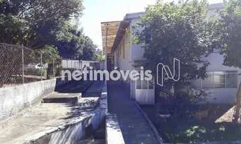 Imagem 6: Oportunidade Imperdível na Pompéia BH! Casa Ampla com 5 Quartos e Enorme Quintal!