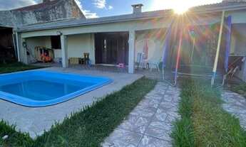 Imagem: Casa com piscina no centro de imbé