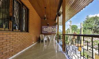 Imagem 4: TERESÓPOLIS I IUCAS I LINDA CASA LINEAR, 550M2 I LAREIRA I 5 QTOS I 5 BANHS I CHURRASQUEIR