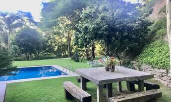 Imagem 2: Belíssima propriedade!! Requinte no paisagismo, construção e decoração!!