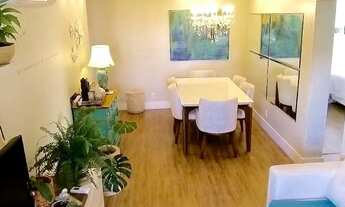 Imagem 2: Apartamento para venda possui 70 metros quadrados com 2 quartos em Centro - Florianópolis