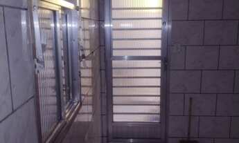 Imagem 2: Sobrado para aluguel com com 1 quarto, sala, cozinha, banheiro e área