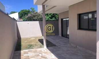 Imagem 2: Casa Recém Construída com 145 m²de AC, arquitetura moderna no Condomínio Residencial Golde