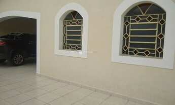 Imagem 3: Casa para venda possui 230 metros quadrados com 4 quartos em Parque Itamarati - Jacareí