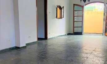 Imagem 2: Casa com 3 dormitórios para alugar, 185 m² por R$ 3.500/mês - Centro - Jacareí/SP