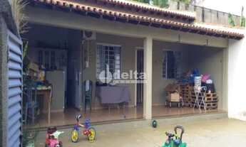 Imagem: Casa três quartos com uma suíte