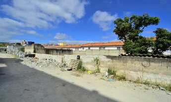 Imagem 2: Terreno de 1221 metros quadrados, perfeitamente adequado para investimento