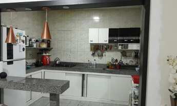 Imagem 3: Casa com piscina