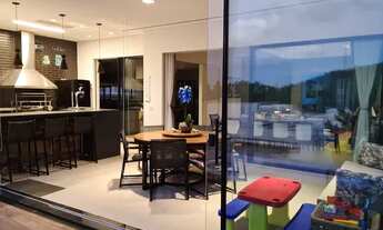 Imagem 7: Exuberante residência, MOBILIADA, totalmente integrada, com 446 m². 4 suítes repletas de a