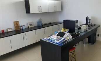 Imagem 3: Linda Casa em condomínio de Alto Padrão com Piscina e espaço Gourmet