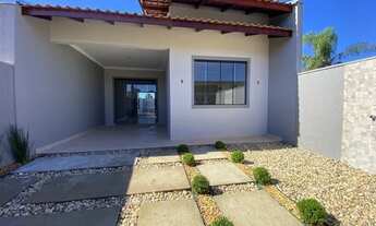 Imagem 2: Geminado impecável, com um terreno amplo, próximo do mar