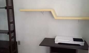 Imagem 4: Aluga-Se kitnet mobiliada para uma pessoa (quarto, cozinha e banheiro