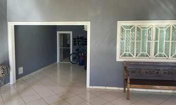 Imagem 3: Casa Ampla com Renda Extra e Excelente Localização